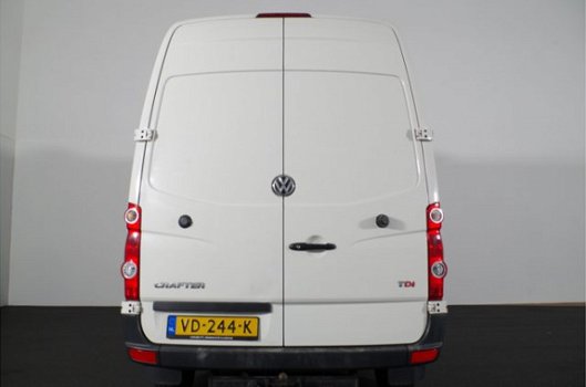 Volkswagen Crafter - 35 2.0 TDI L2H2. 165pk. Navi. Cruise. Trekhaak. 3zits. Airco. Geveerde stoel - 1