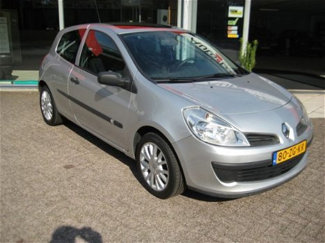 Renault Clio - 1.4 16V Special line - 1