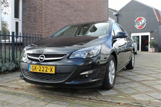 Opel Astra - 1.4 Turbo Blitz 120 pk NAVIGATIE PDC AIRCO LM VELGEN - 1