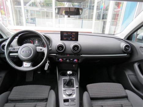 Audi A3 Sportback - 1.2 Tfsi S-Line / 38.741km / 18 Inch / Inparkeerhulp / Xenon / Incl 6 maand BOVA - 1