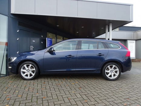 Volvo V60 - D2 Momentum Business Pack Connect - 1