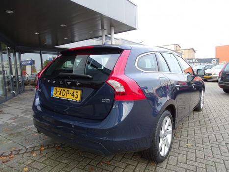 Volvo V60 - D2 Momentum Business Pack Connect - 1