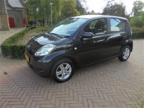 Daihatsu Sirion - 1.0 Premium Airco bij dealer met garantie - 1