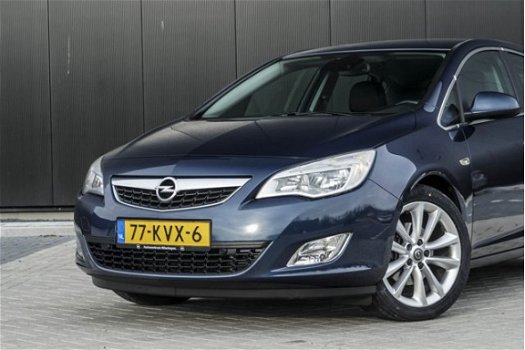 Opel Astra - 1.6 Turbo 180 PK Cosmo +NAVI+SPORTSTOELEN+LEER - 1