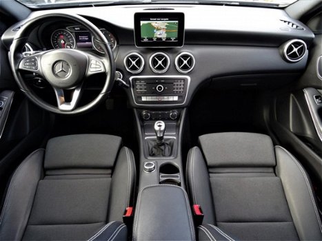 Mercedes-Benz A-klasse - 180 d Lease Edition | AMG Styling | Groot Navigatie | Xenon / LED | 1e eig - 1