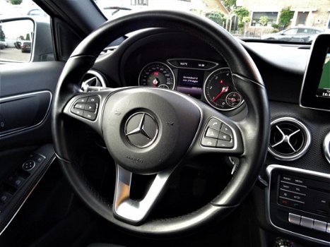 Mercedes-Benz A-klasse - 180 d Lease Edition | AMG Styling | Groot Navigatie | Xenon / LED | 1e eig - 1