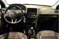 Peugeot 2008 - ALLURE 1.2 110pk Navigatie / Grip control - 1 - Thumbnail