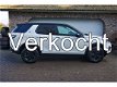 Land Rover Discovery Sport - 2.2 4WD SE 150pk GRIJSKENTEKEN+EURO5b+NAVIGATIE+Trekhaak - 1 - Thumbnail