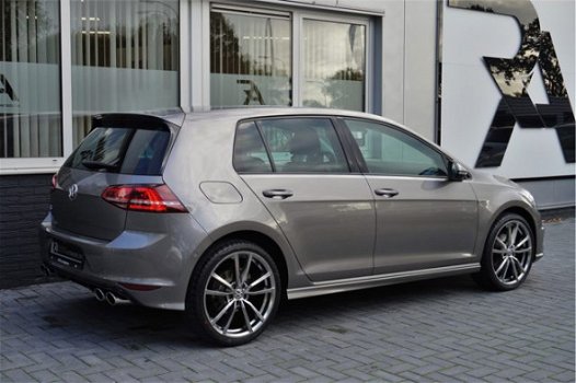 Volkswagen Golf - 1.2 TSI R-Line Clima|PDC|Xenon|LED Grijs Metallic - 1