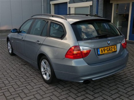 BMW 3-serie Touring - 318i Executive - 1