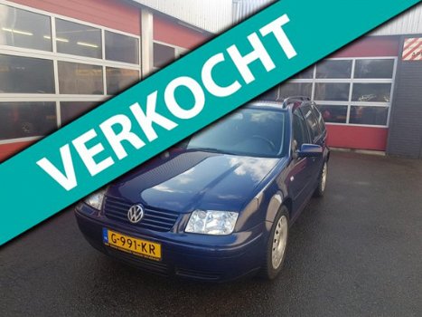 Volkswagen Bora - 1.6 Highline AUTOMAAT en TREKHAAK - 1