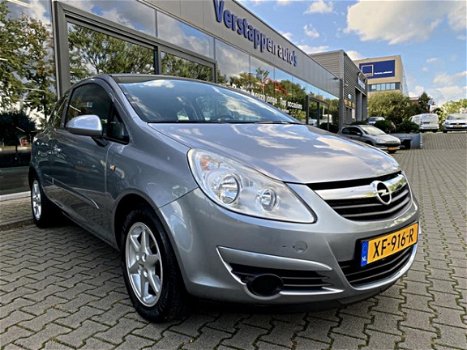 Opel Corsa - 1.0-12V Essentia - 1