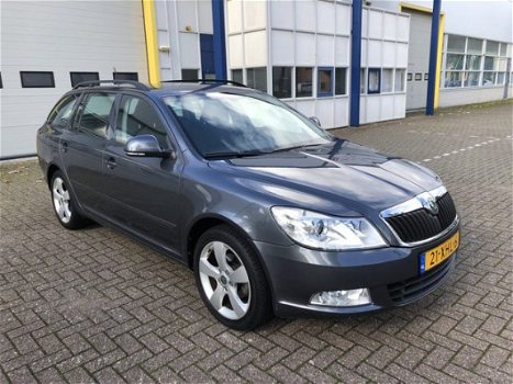 Skoda Octavia Combi - 1.2 TSI Ambition Bns NAVI/CRUISE/CLIMA/PDC/afn TRHK/NAP - 1