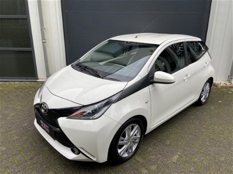 Toyota Aygo - 1.0 VVT-i x-play 1e Eigenaar/LM Velgen/Airco/Led/AUX/USB/Bluetooth/Camera/Car Play/Apk - 1