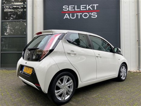 Toyota Aygo - 1.0 VVT-i x-play 1e Eigenaar/LM Velgen/Airco/Led/AUX/USB/Bluetooth/Camera/Car Play/Apk - 1