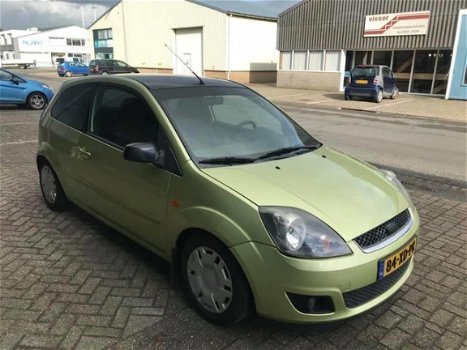 Ford Fiesta - 1.3-8V Futura APK/AIRCO/NAP/elekt ramen/meeneemprijs - 1