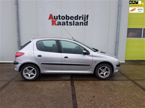 Peugeot 206 - 1.4 XT NIEUWE APK - 1