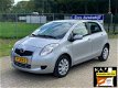 Toyota Yaris - 1.3 16v VVT-i Linea Terra - 1 - Thumbnail