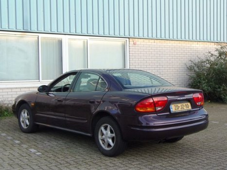 Chevrolet Alero - 2.4 SA Automaat Nw APK - 1