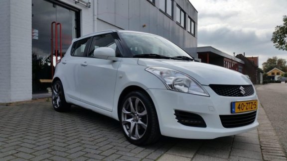 Suzuki Swift - 1.2 Comfort EASSS 5 Deurs Airco parelmoer wit 5 deurs airco lm velgen - 1