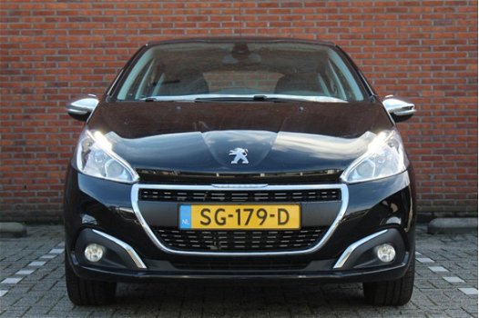 Peugeot 208 - 1.2 82pk Executive / Navi / Clima / Cruise control - 1