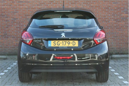 Peugeot 208 - 1.2 82pk Executive / Navi / Clima / Cruise control - 1