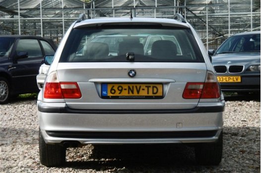 BMW 3-serie Touring - 320i *ZEER NETJES* NAVI/LEER/CRUISE/APK 10-2020 - 1