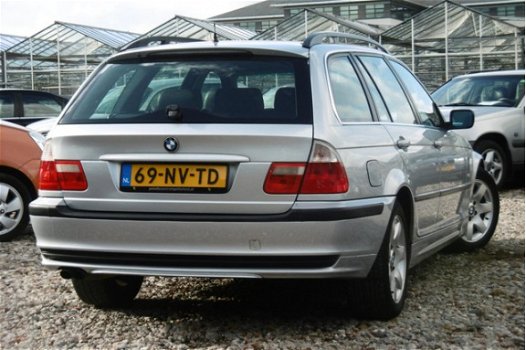 BMW 3-serie Touring - 320i *ZEER NETJES* NAVI/LEER/CRUISE/APK 10-2020 - 1