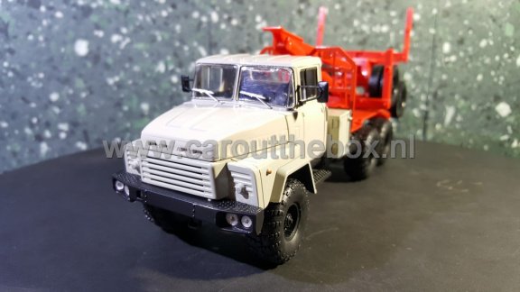 Kraz 260L hout transporter 1:43 SpecialC - 2