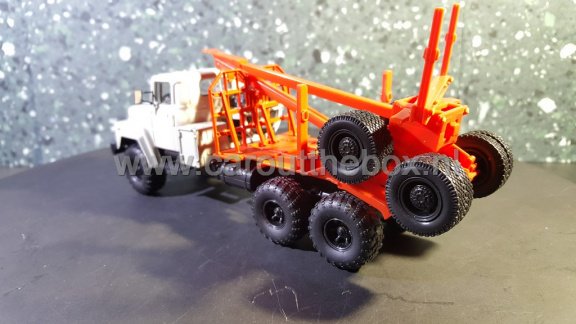 Kraz 260L hout transporter 1:43 SpecialC - 4