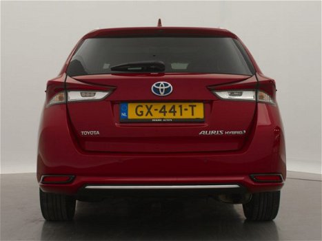 Toyota Auris Touring Sports - 1.8 Hybrid Business Pro AUTOMAAT / NAVI / AIRCO-ECC / PANORAMADAK / HA - 1