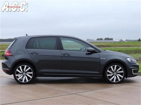 Volkswagen Golf - 1.4 TSi GTE AUTOMAAT Panodak Navi ECC - 1