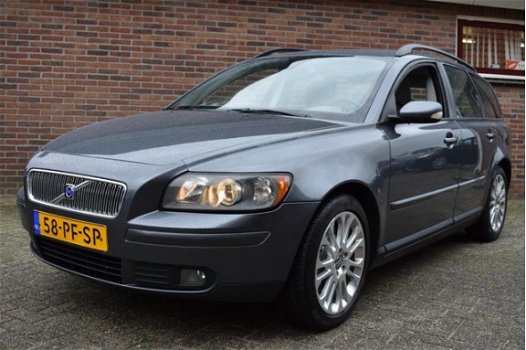 Volvo V50 - 2.4 Momentum '04 Clima Cruise - 1