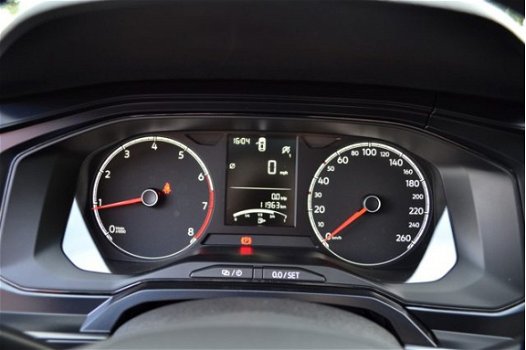 Volkswagen Polo - 1.0 MPI Trendline, 5 Drs, Mistlampen, Centrale vergrendeling - 1