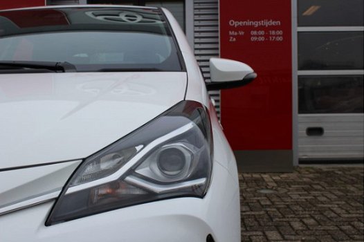 Toyota Yaris - 1.5 Hybrid Aspiration met navigatie - 1