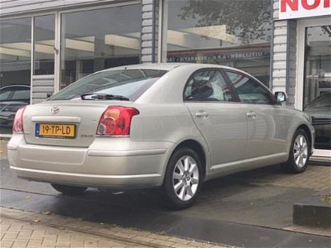 Toyota Avensis - 1.8 VVTi Luna - 1