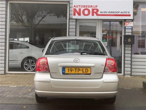 Toyota Avensis - 1.8 VVTi Luna - 1