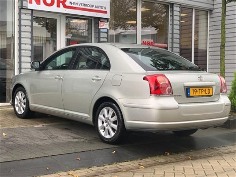 Toyota Avensis - 1.8 VVTi Luna - 1