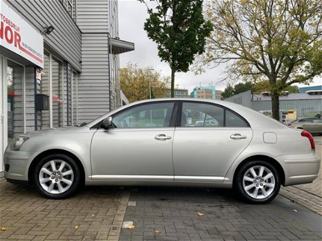 Toyota Avensis - 1.8 VVTi Luna - 1