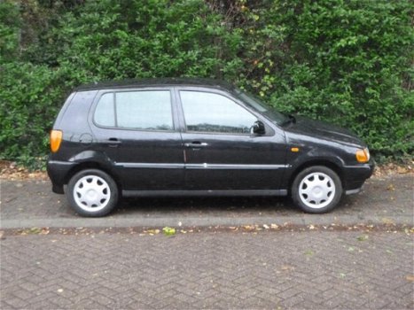 Volkswagen Polo - 1.0 www.autobedrijf-dejong.nl - 1