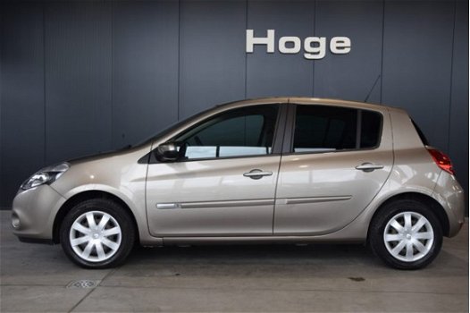 Renault Clio - 1.2 Authentique 5-DRS Airco Rijklaarprijs Inruil Mogelijk - 1