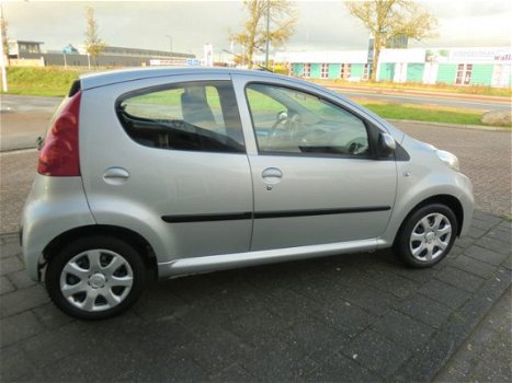 Peugeot 107 - 1.0-12V XS - 1