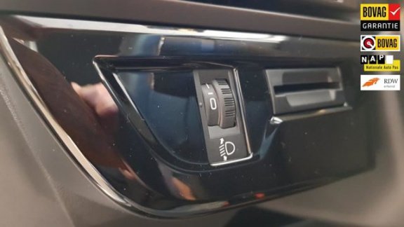 Citroën C4 Picasso - 1.2 PureTech Shine Nieuwe wagen met Navigatie, LMV & Metallique lak - 1