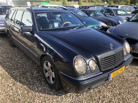 Mercedes-Benz E-klasse Combi - 430 Avantgarde, LEDER AUTOMAAT - 1