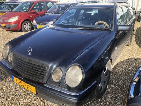 Mercedes-Benz E-klasse Combi - 430 Avantgarde, LEDER AUTOMAAT - 1