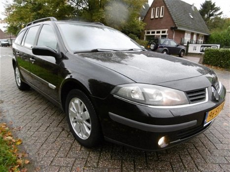 Renault Laguna Grand Tour - 2.0-16V Tech Line 135pk Automaat Navi Xenon Clima etc - 1