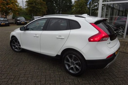 Volvo V40 Cross Country - T4 Trekhaak, Panoramadak, Telefoon - 1