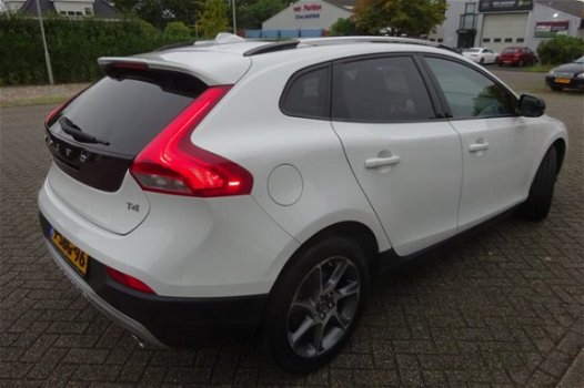 Volvo V40 Cross Country - T4 Trekhaak, Panoramadak, Telefoon - 1