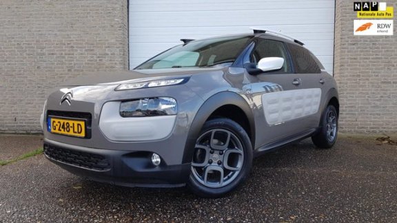 Citroën C4 Cactus - 1.2 benzine, navigatie, trekhaak, 5-deurs, airco, camera, cruise control, licht - 1