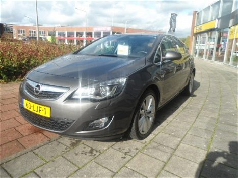 Opel Astra - 1.6 T. 180 pk Cosmo Leer Navi.Xenon - 1